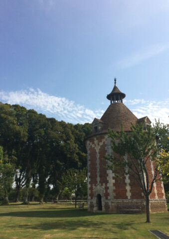 chateau_colombier_letroncq