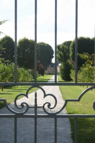 chateau_letroncq_eure_allee